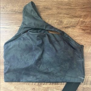 Alphalete sports bra